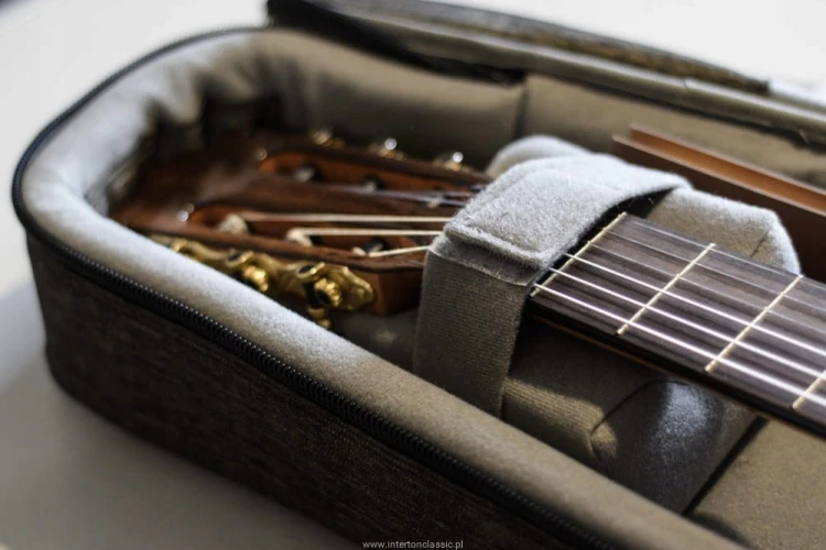 Gitara klasyczna Martinez Flamenco 58-C 4/4 z pokrowcem + GRATISY!