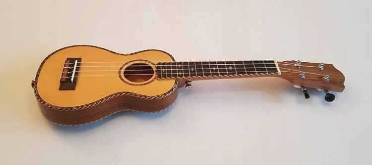 Ukulele sopranowe Ever play LA-5-21+tuner gratis!
