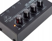 4-kanałowy wzmacniacz słuchawkowy Behringer PRO HA400