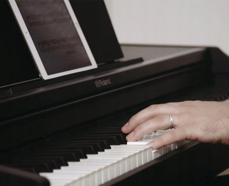Pianino cyfrowe Roland RP-102-BK