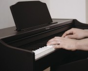 Pianino cyfrowe Roland RP-102-BK